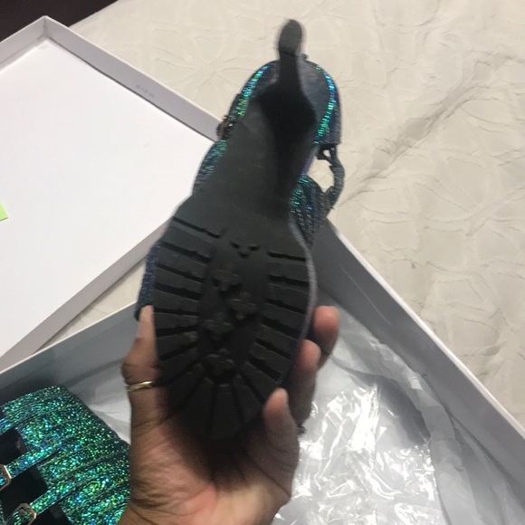 Steve Madden - Picture 2 of 3